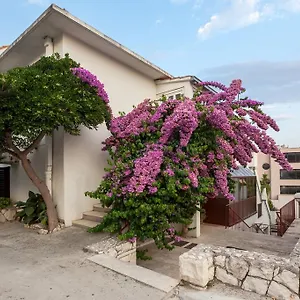 https://guest-house-marija.splithotels.org